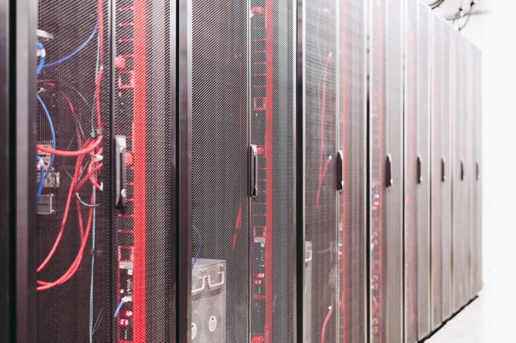 Server rack in data center per infrastruttura VPN e rete sicura