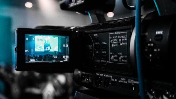 Videocamera per produzione video e conversione formati