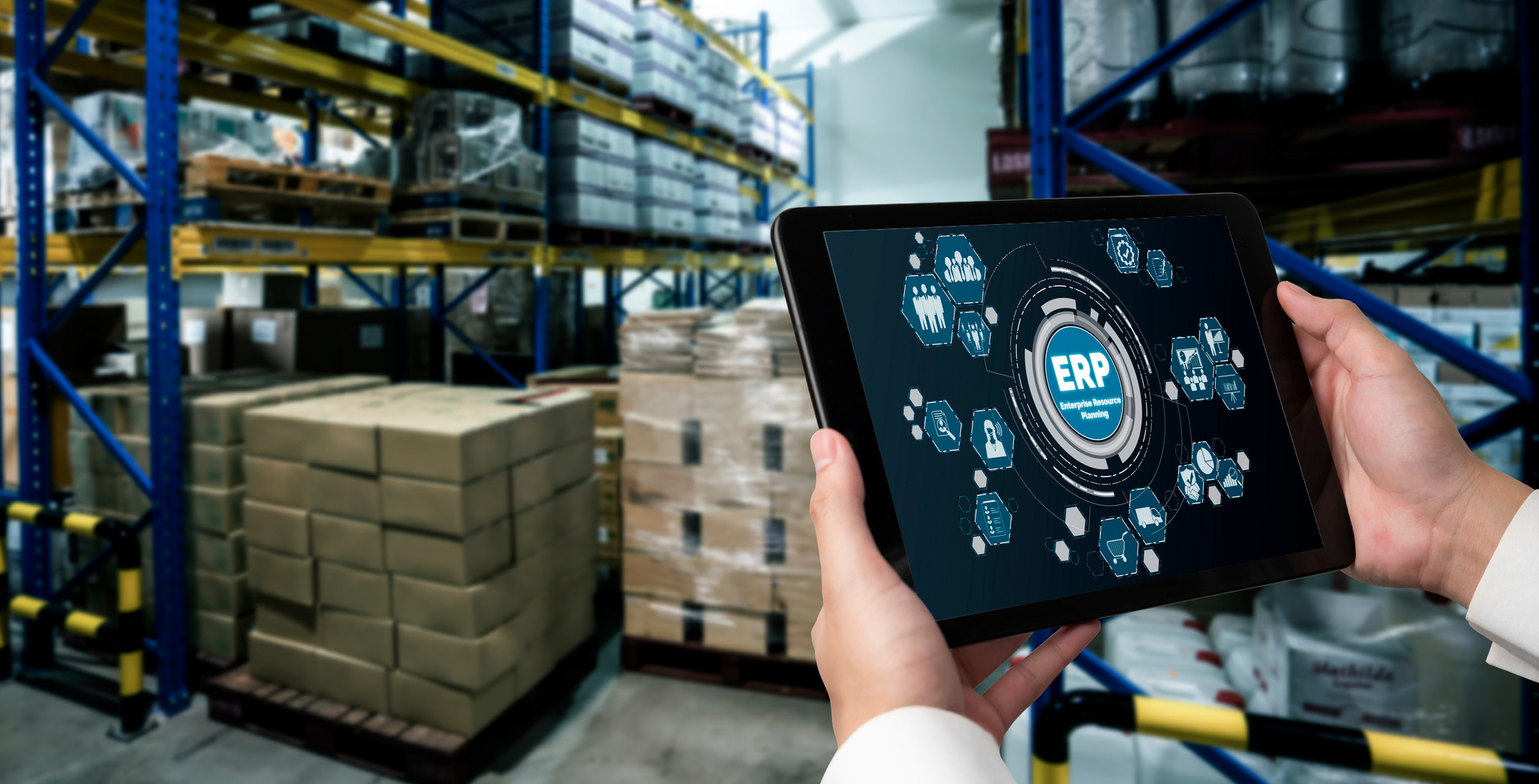 Tablet ERP in un magazzino