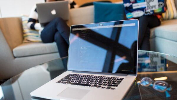 Google SGE: come la Search Generative Experience cambia la SEO