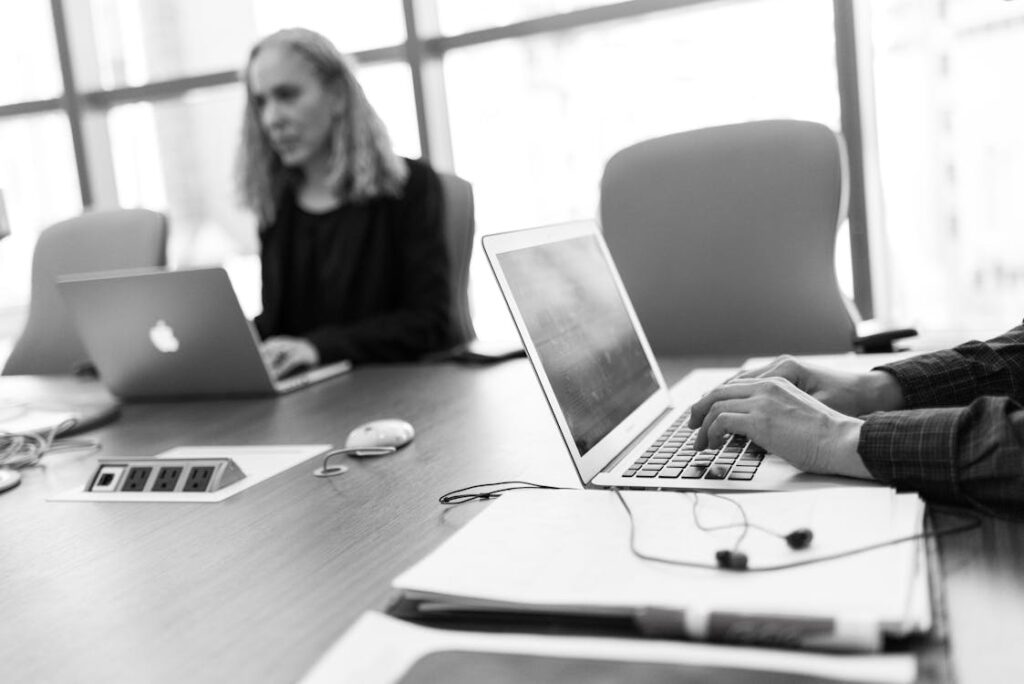 Expired domain e SEO: rischi e opportunità nell'acquisto di domini scaduti